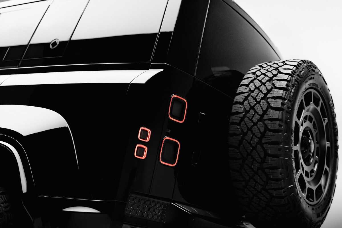 Defender Octa Black