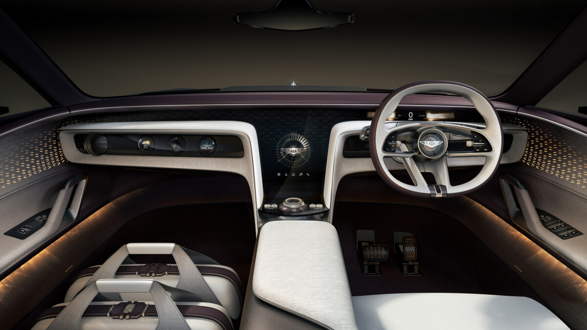 26 - EXP 15 Interior