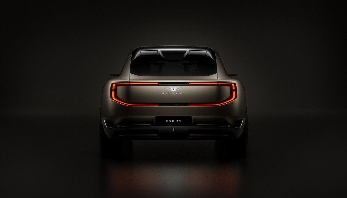 7 - EXP 15 Exterior