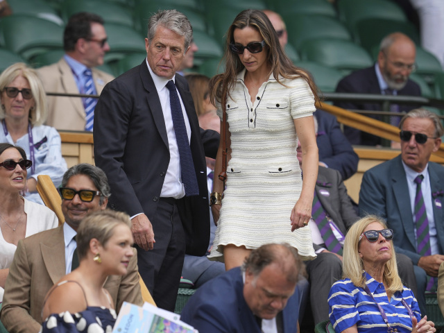 Hugh Grant a jeho manželka Anna Eberstein