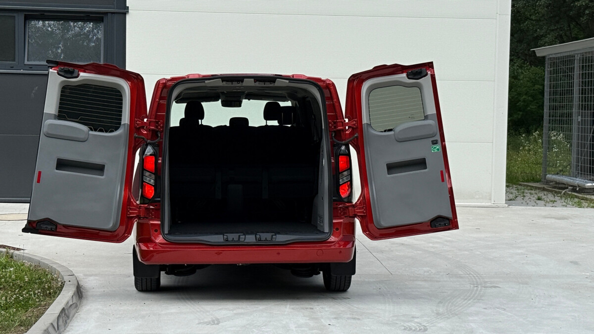Ford Transit Custom PHEV (2025)
