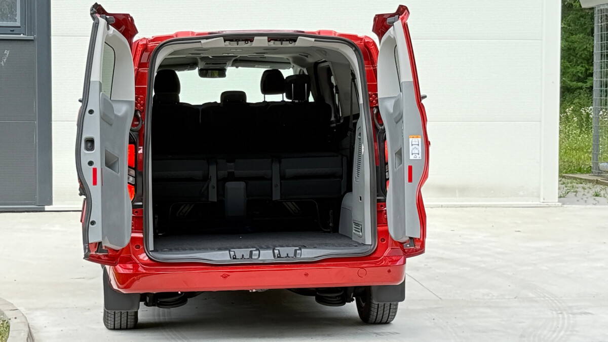 Ford Transit Custom PHEV (2025)