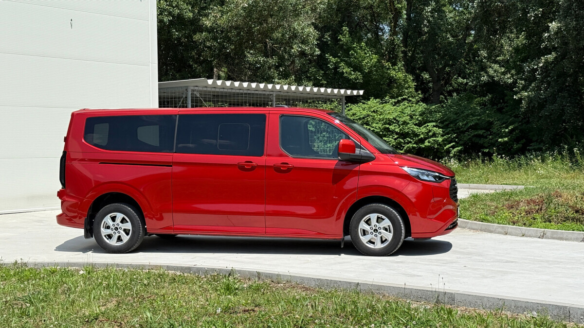 Ford Transit Custom PHEV (2025)