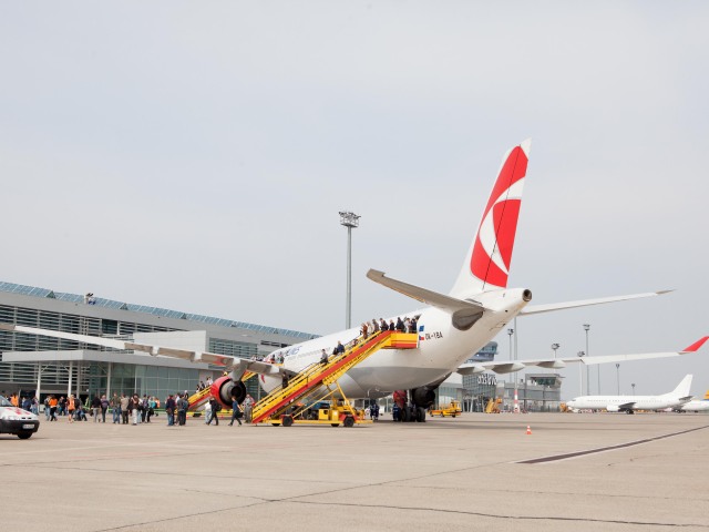 letisko bratislava, lietadlo airbus a330