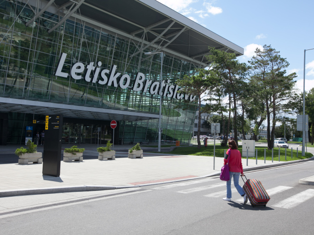letisko,Bratislava,odlet,letenky