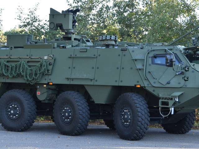 Obrnený transportér Patria 6x6