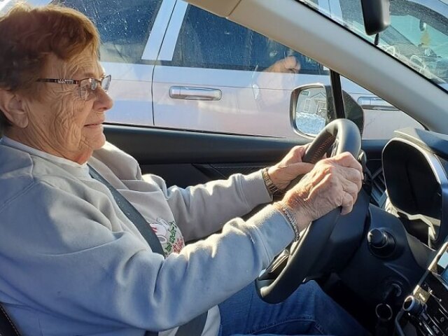 lorraine-mom-senior-driver700x450