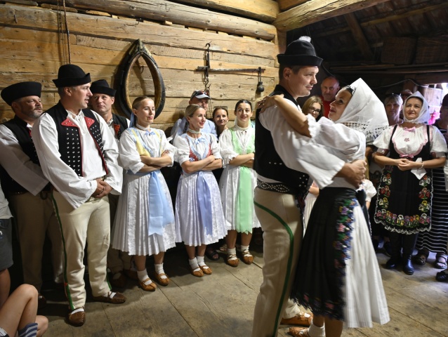 Janosikove dni  svadobcania