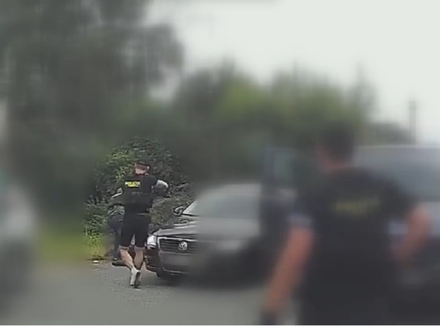 Policajti, podvodník, Policia ČR