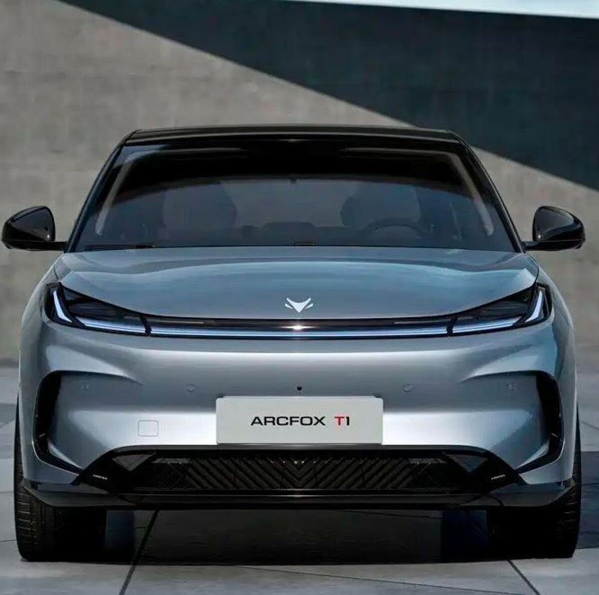 BAIC Arcfox T1 1