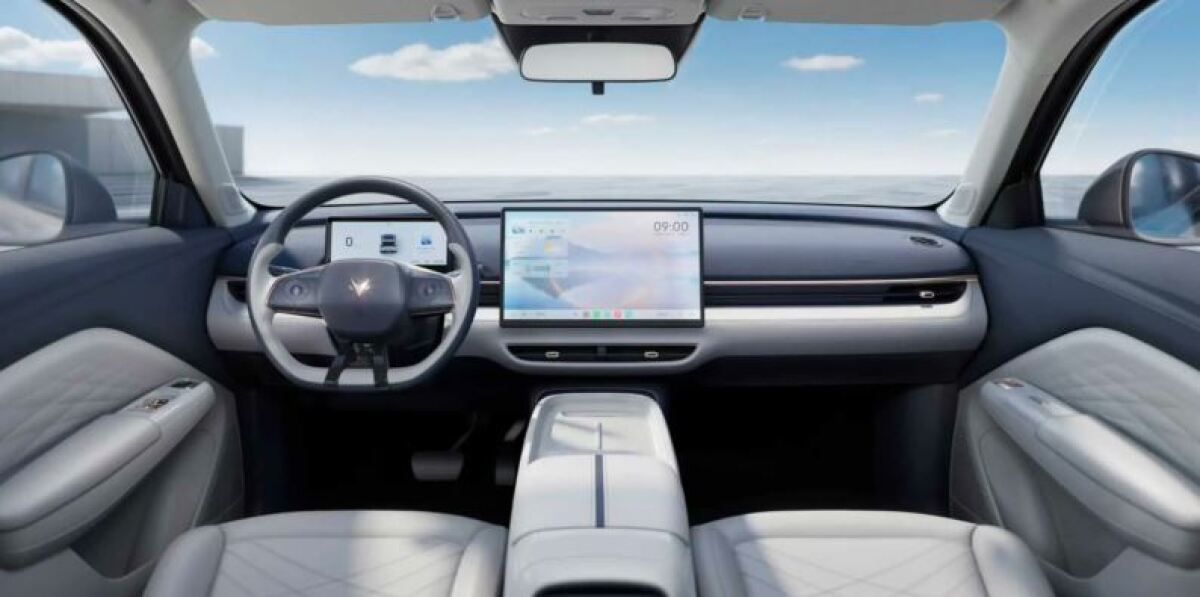 BAIC Arcfox T1 10