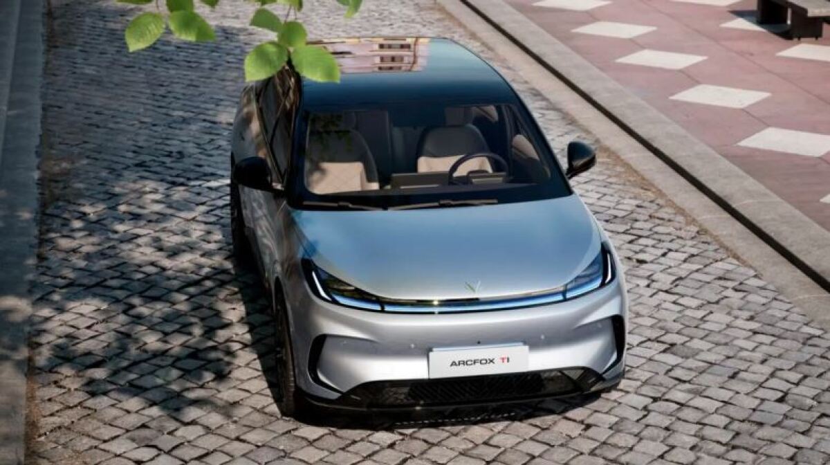 BAIC Arcfox T1 2