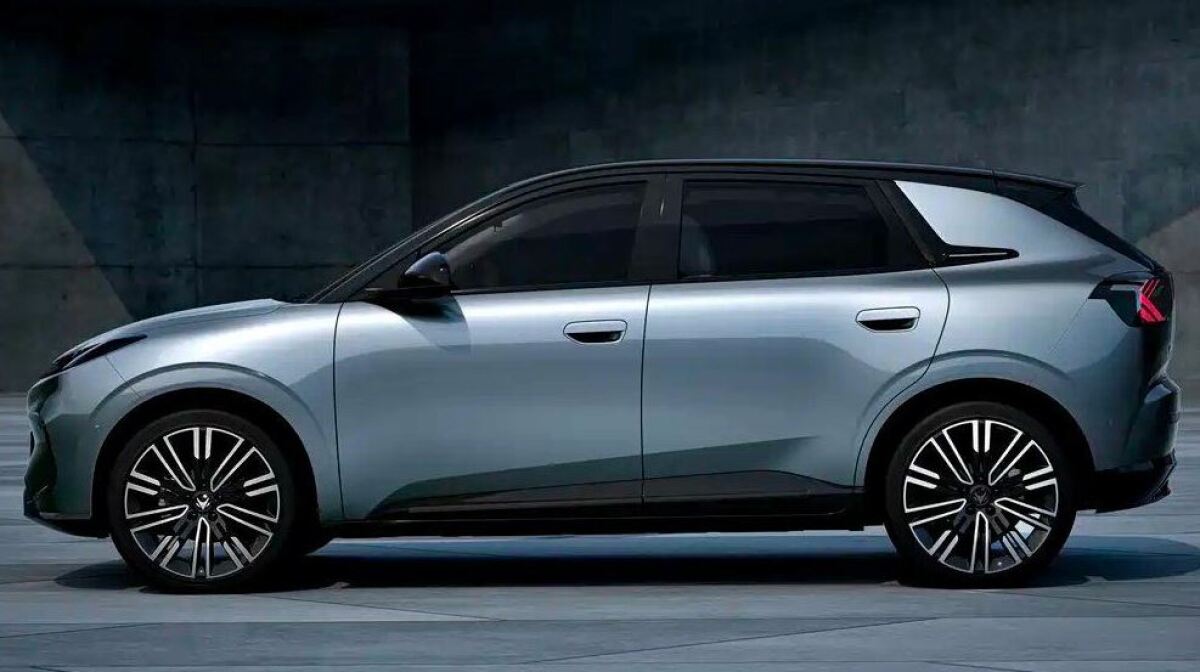 BAIC Arcfox T1 5