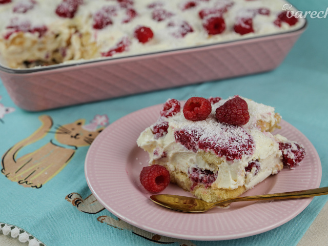 Videotip: Kokosové tiramisu s malinami, úžasný nepečený dezert na teplé dni