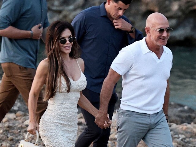 Jeff Bezos a jeho manželka Lauren Sanchez