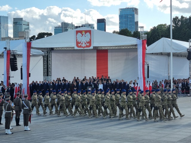 Poľský prezident Karol Nawrocki prevzal velenie nad armádou