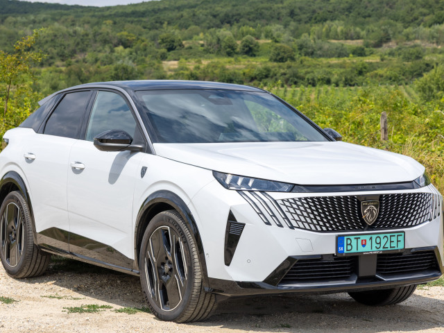 Peugeot E-3008 - test 2025
