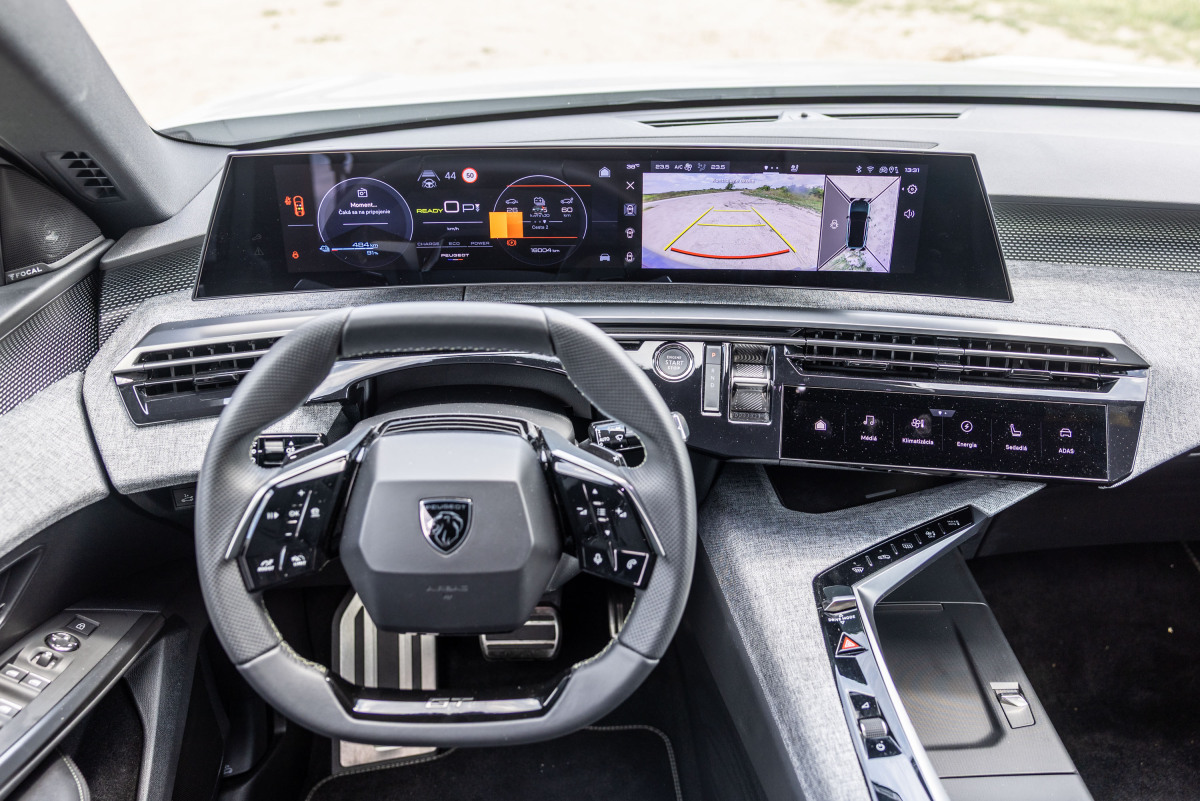 Peugeot E-3008 - test 2025
