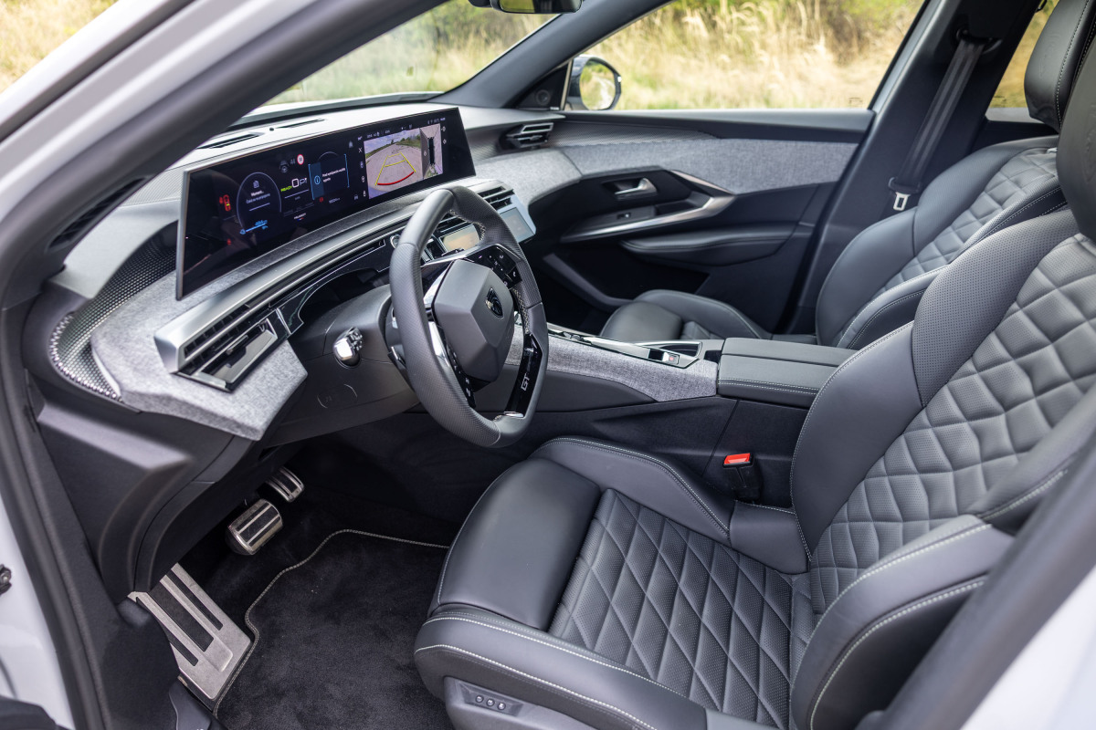 Peugeot E-3008 - test 2025