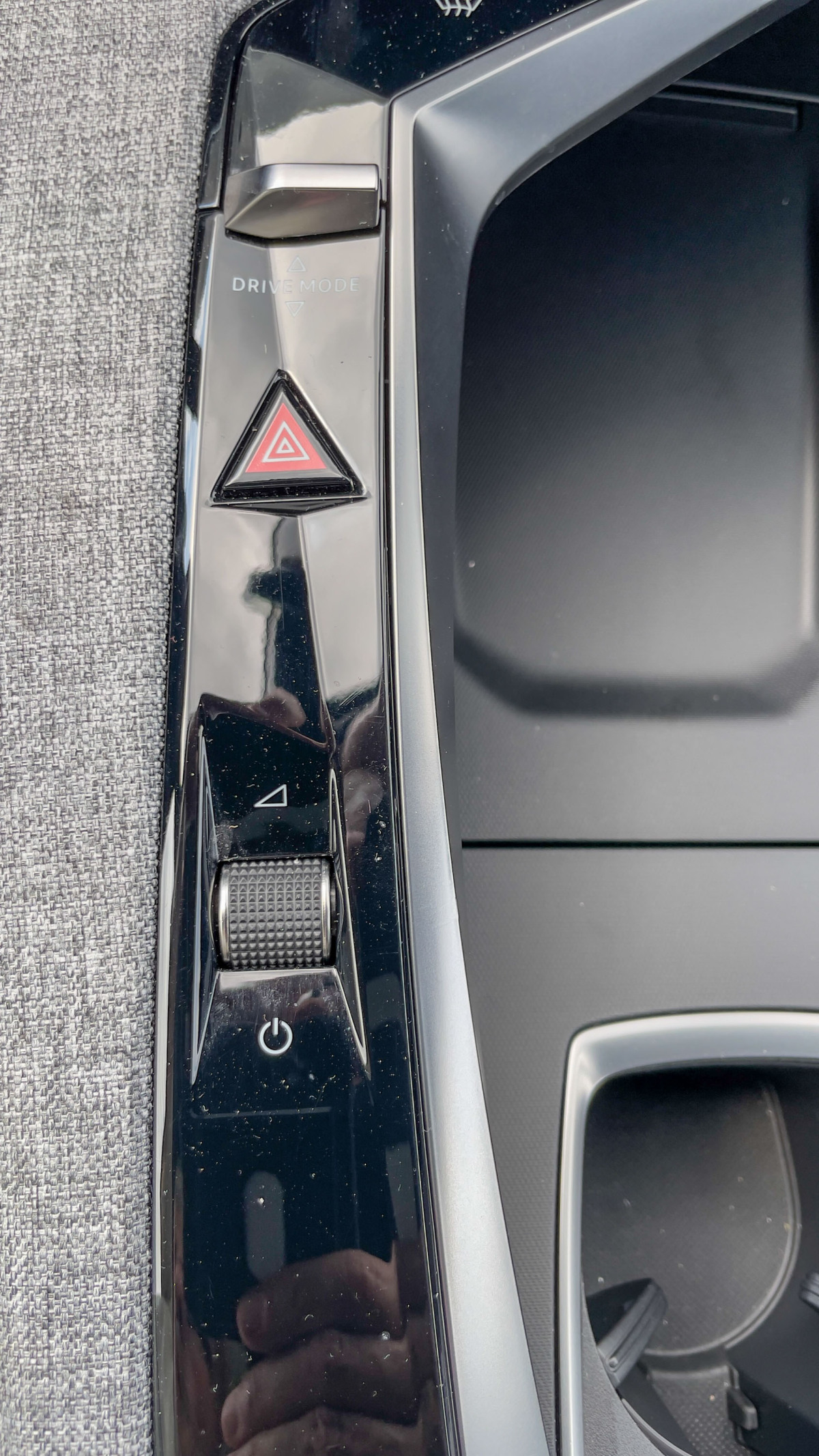 Peugeot E-3008 - test 2025