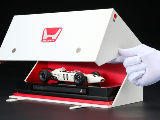 18 Honda RA272 - 1965 Mexican Grand Prix - Richie Ginther - 1.18 scale
