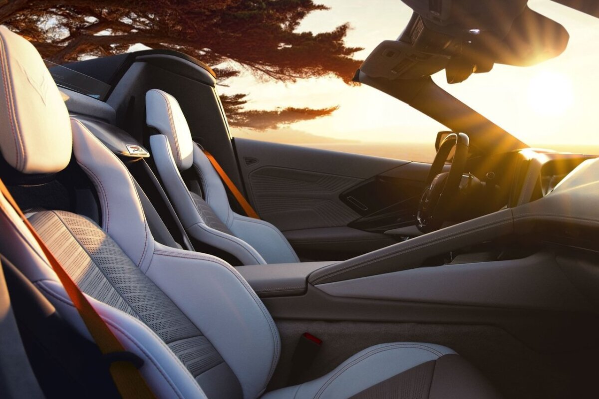 Chevrolet Corvette ZR1X Quail Silver - 2025
