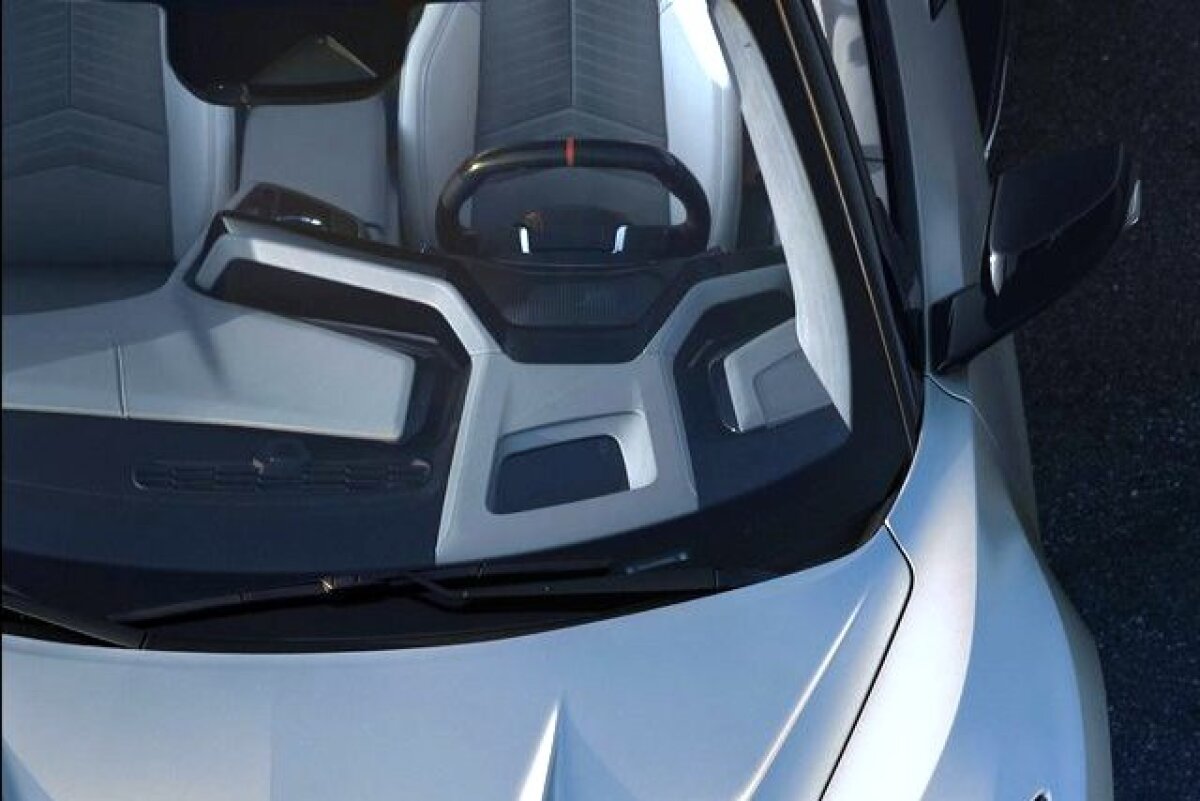 Chevrolet Corvette ZR1X Quail Silver - 2025