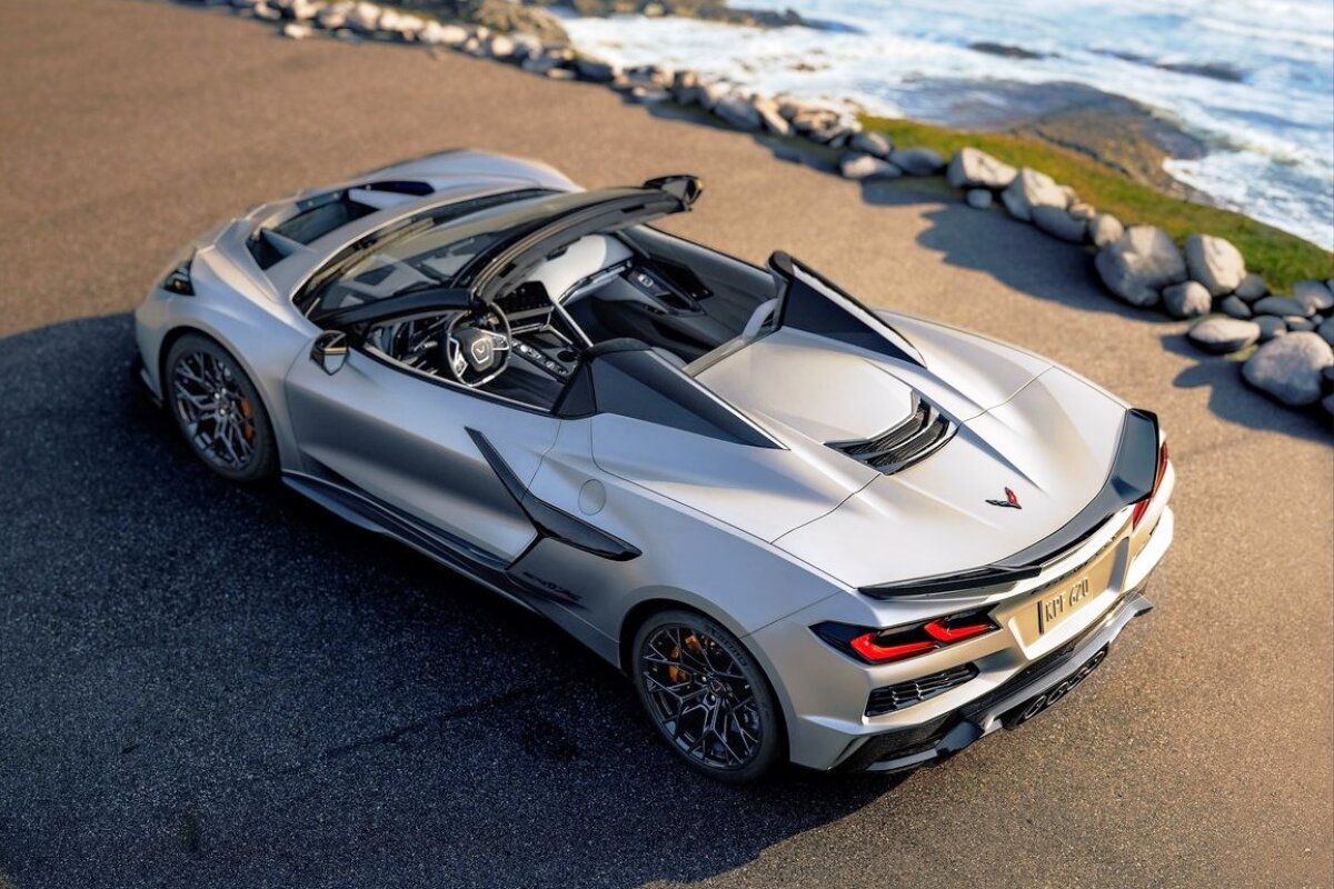 Chevrolet Corvette ZR1X Quail Silver - 2025