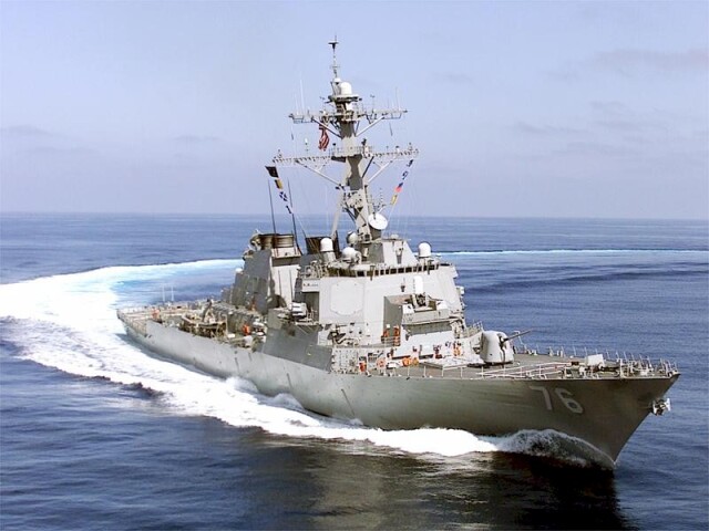 USS Higgins v júni 2001