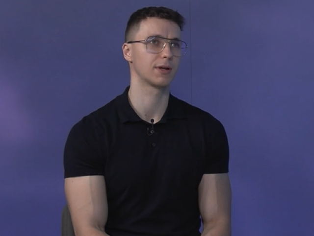 Filip Schlosser, Ide o peniaze