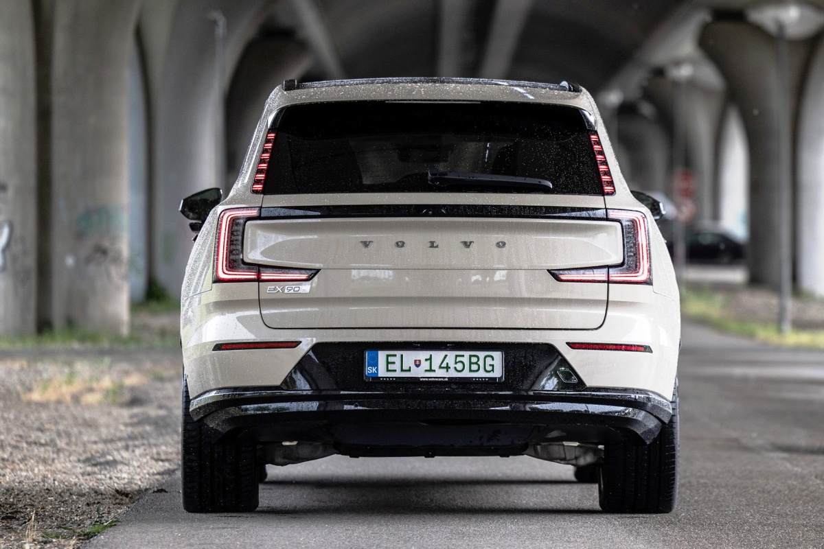 Volvo EX90 Performance Ultra - test 2025