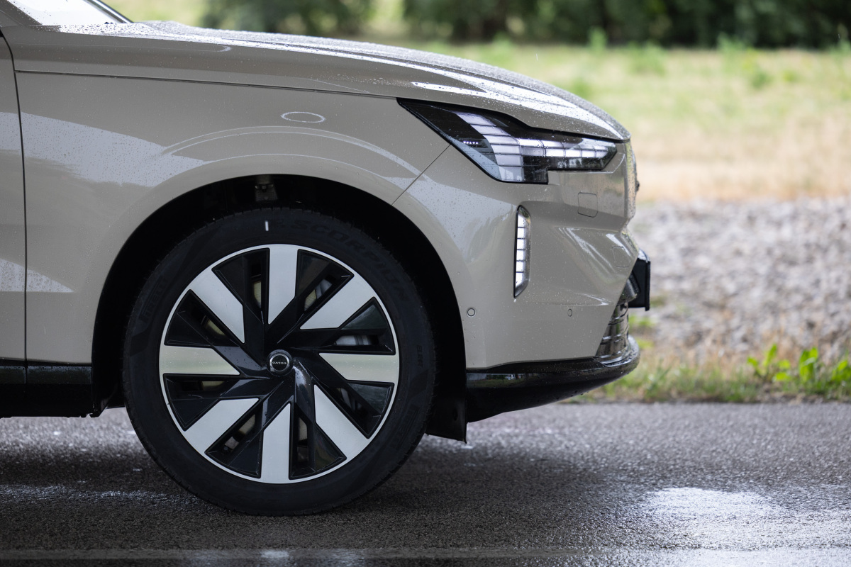 Volvo EX90 Performance Ultra - test 2025
