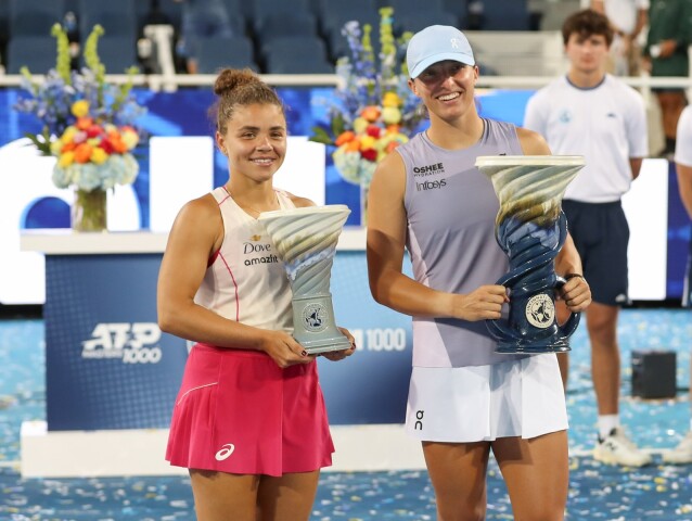 Iga Swiateková, Jasmine Paoliniová