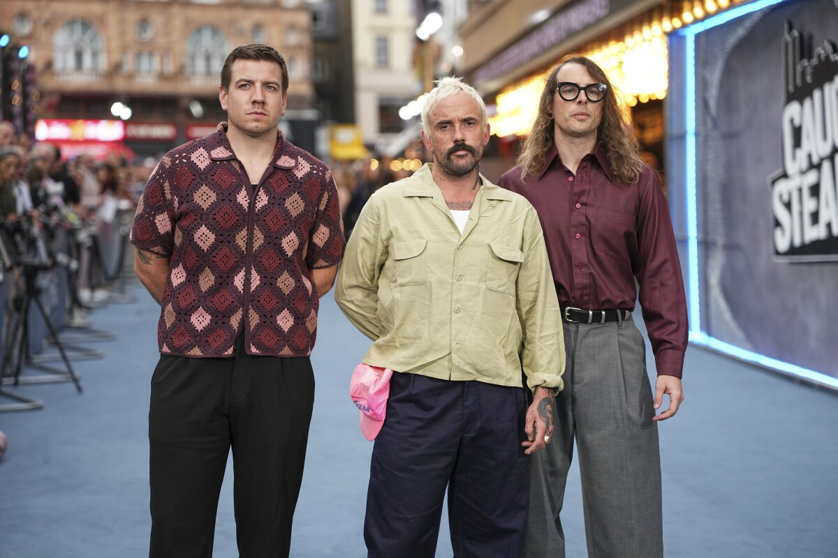 Zľava: Jon Beavis, Joe Talbot a Lee Kiernan z formácie The Idles.