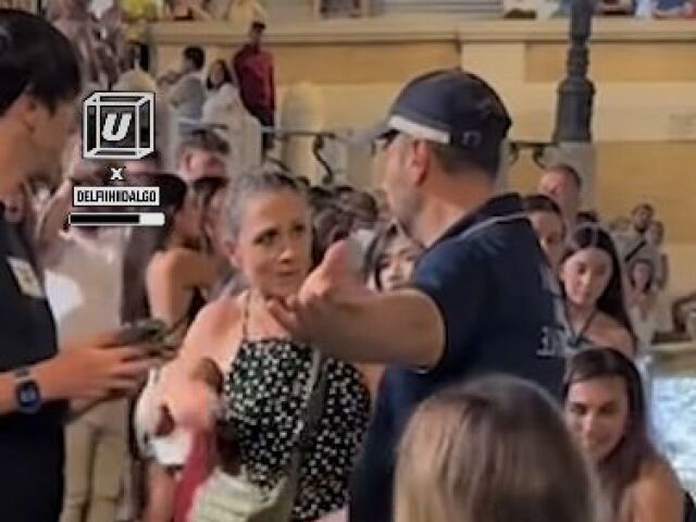 Rím, Taliansko, fontána di Trevi, polícia, turistka