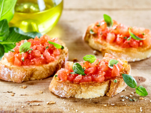 Bruschetta, to nie je len obyčajná hrianka. Urobte si ju ako praví Taliani