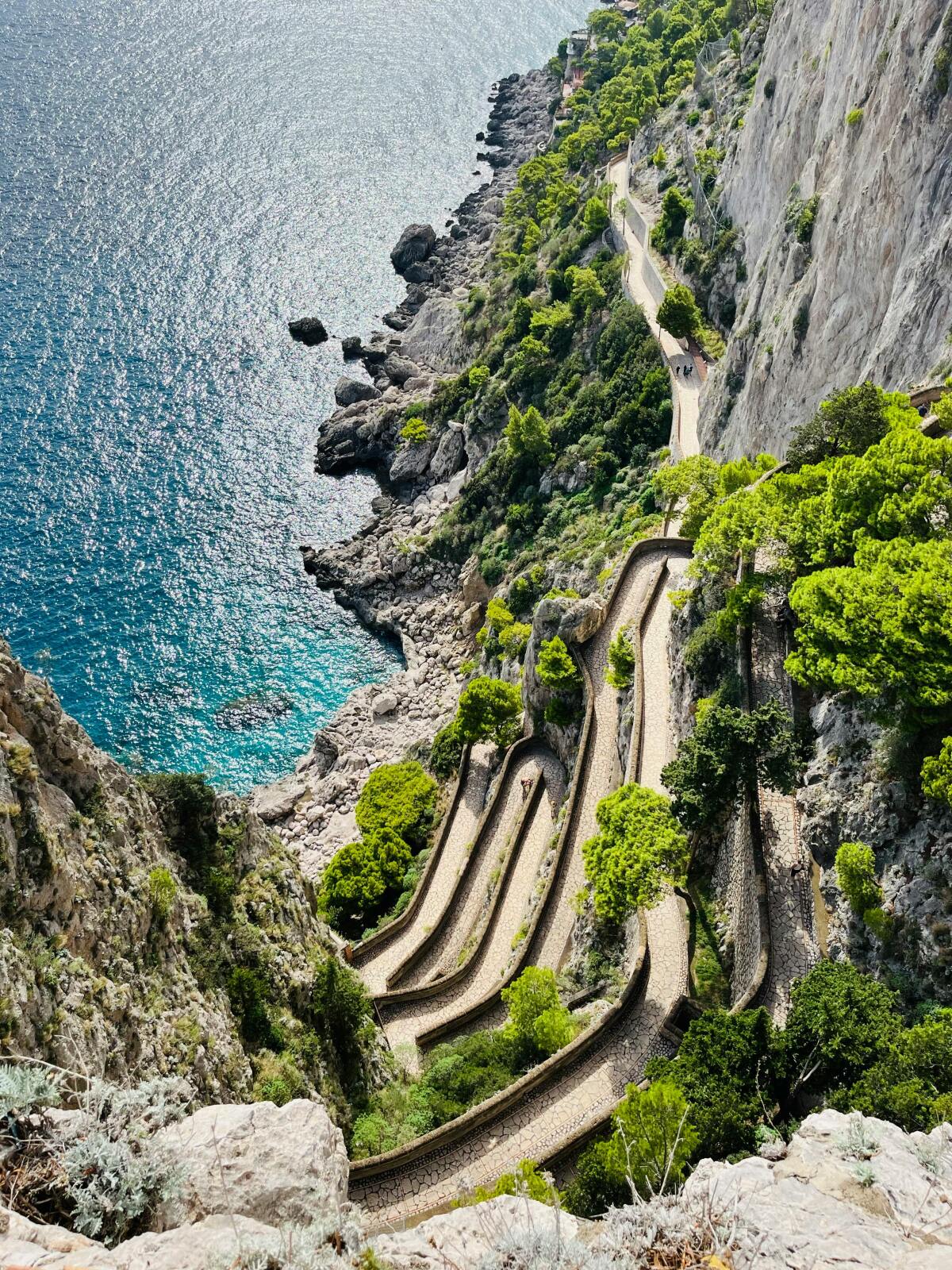 Capri, Taliansko, cestovanie, dovolenka, more, útesy
