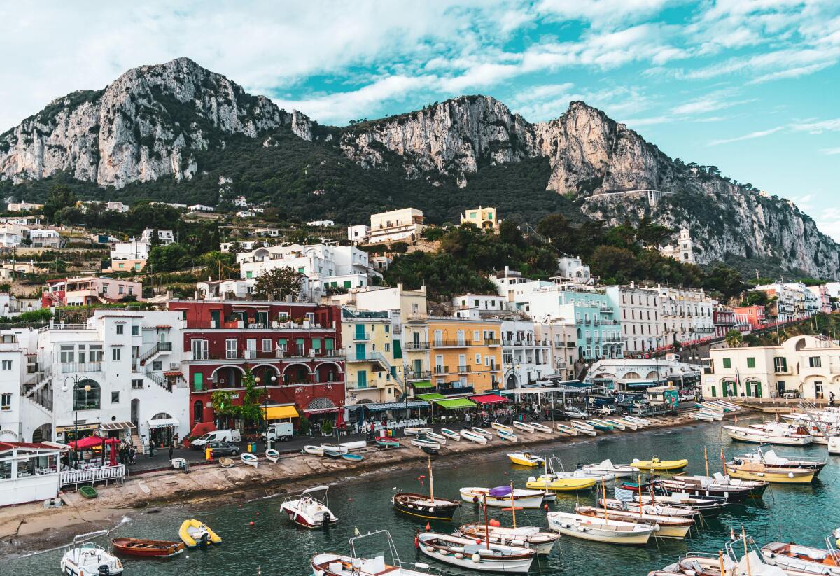 Capri, Taliansko, dovolenka, more, cestovanie, člny, loďky, prístav