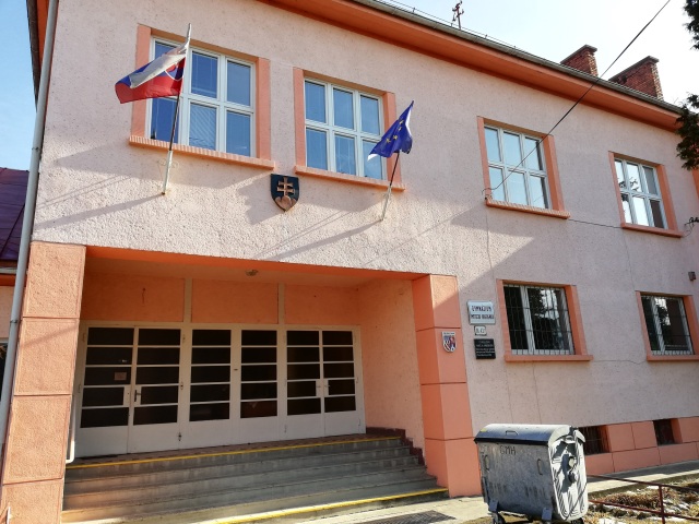 gymnázium, Hnúšťa