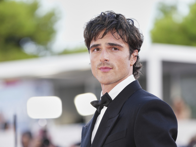 Jacob Elordi v obleku Bottega Veneta