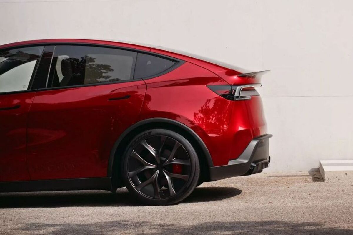 Tesla Y Juniper Performance - 2025
