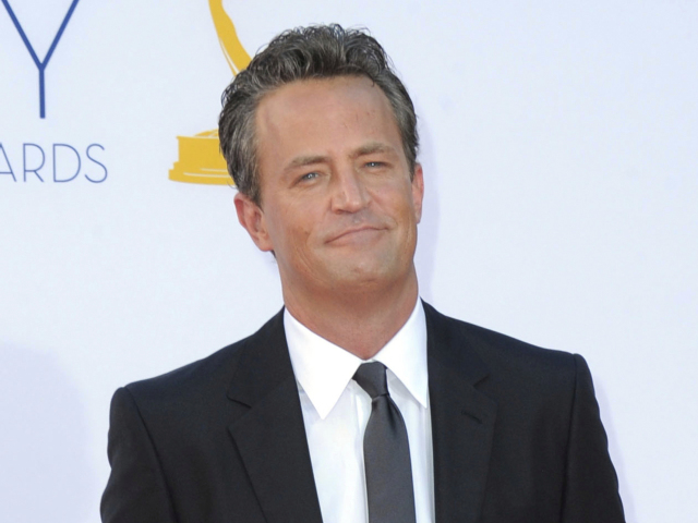 Herec Matthew Perry na archívnom zábere z roku 2012.