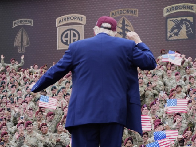 Donald Trump / Military / Army / Soldiers /