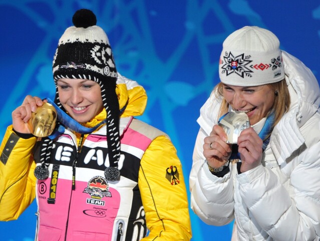 Magdalena Neunerová, Anastasia Kuzminová