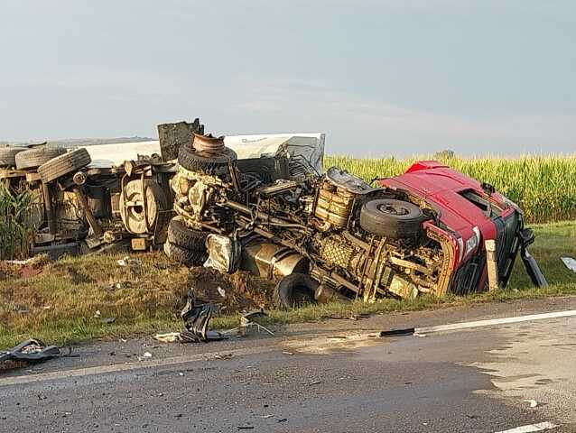 nehoda, zrážka, záchranári, autonehoda, autobus, kamión