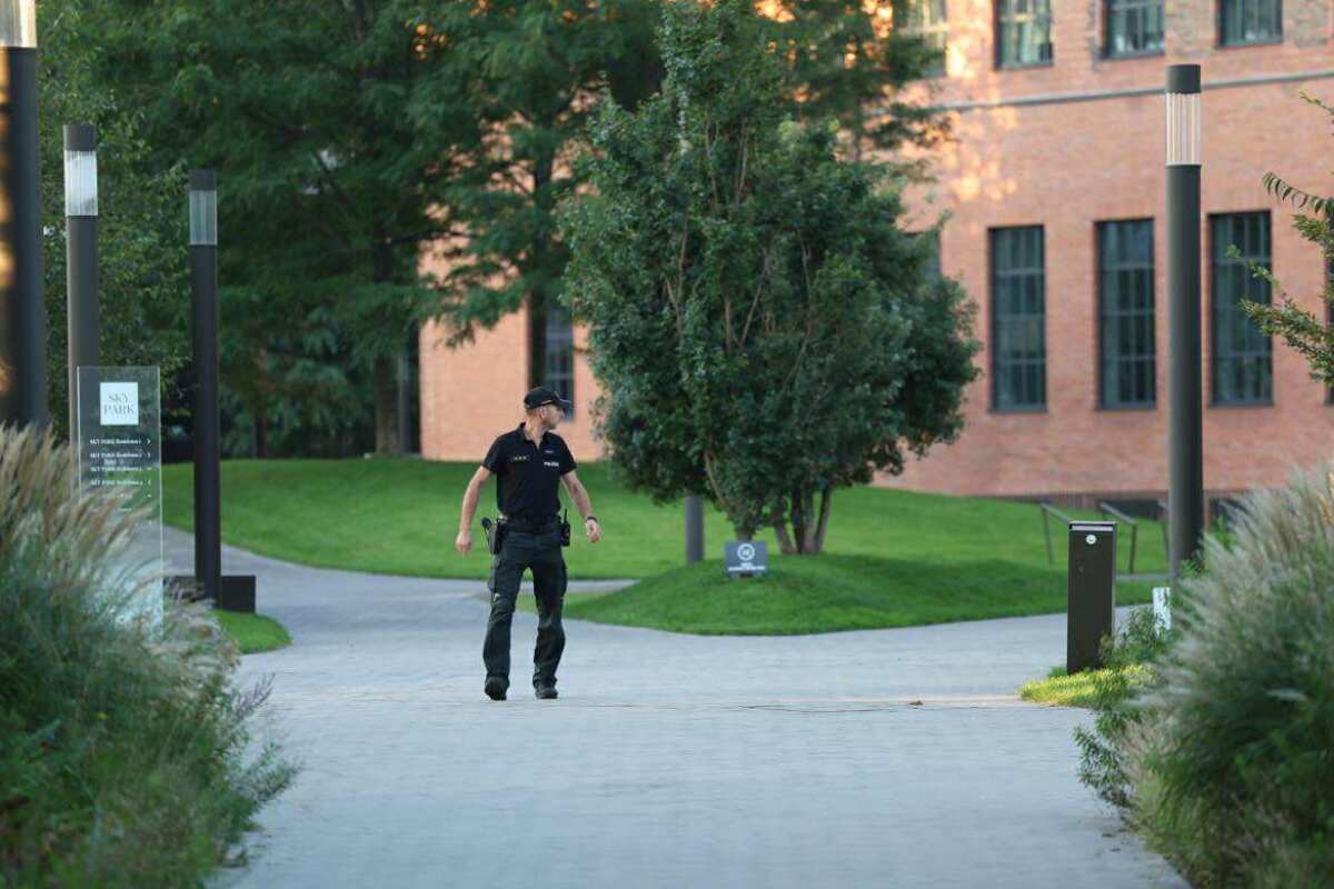 Evakuácia v Bratislave, polícia SR, policajti