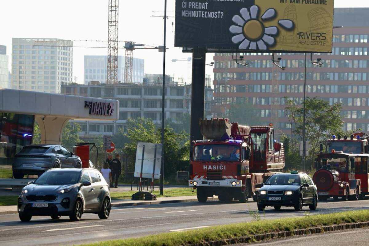 Pyrotechnici, hasiči, polícia, evakuácia, Bratislava, bomba,