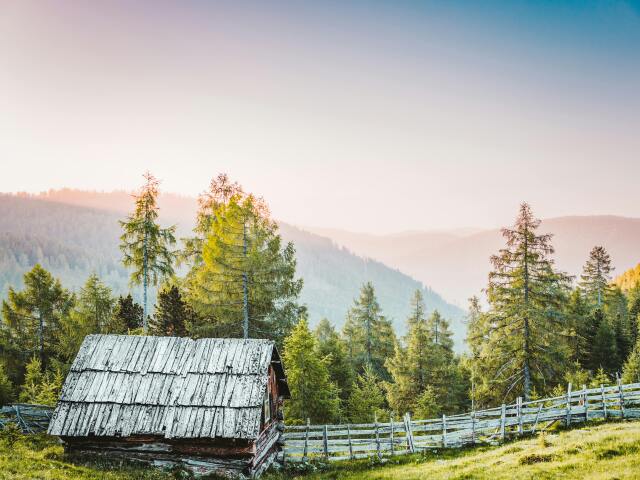 dedina, vidiek, valach, chatrč, chalupa, dom, domček, príroda, pastier, cestovanie, dovolenka, hory,