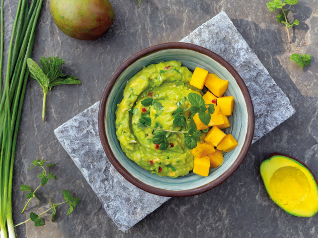 guacamole, avokádo, mango
