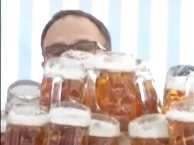 Oliver Strümpfel, čašník, pivo, krígle, rekord, Nemecko
